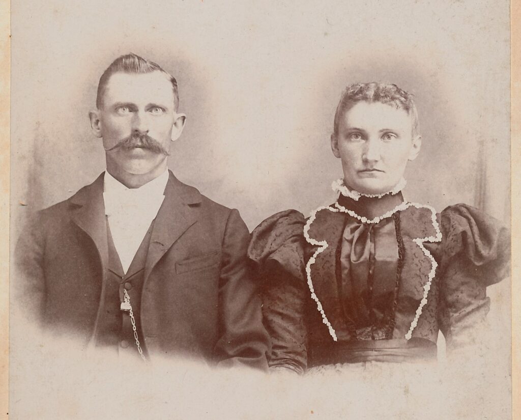 Unknown couple from the 1800s, probably an Eifert or Dorsten